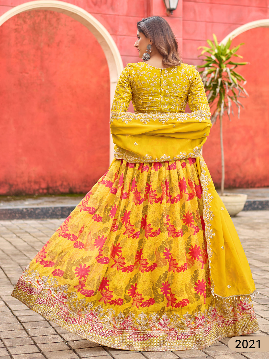 Pakistani Style Bollywood Festive Wear Floral Lehenga Choli with Dupatta Mehndi Party Dress